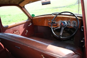 Large steering wheel and a great column gearchange