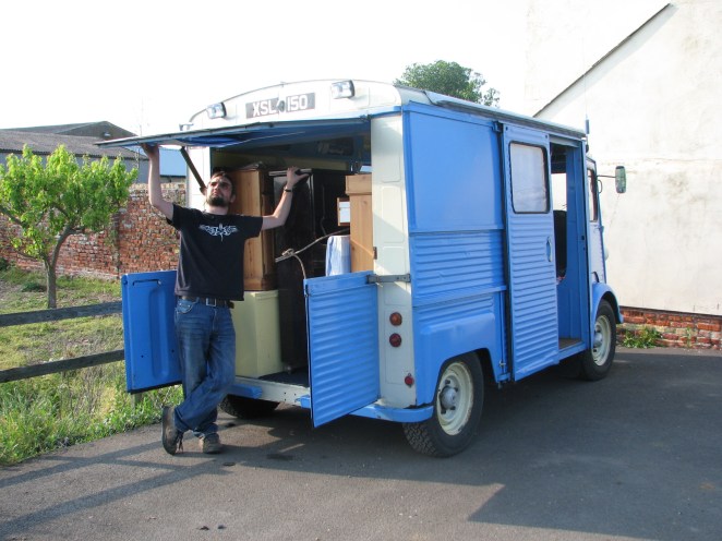 Low floor is great. Yes, that is a piano in the back
