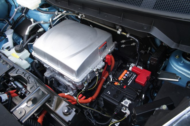 A refreshing lack of plastic in the e-NV200's engine bay