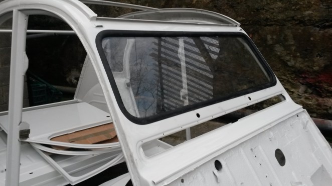 Windscreen safely fitted.