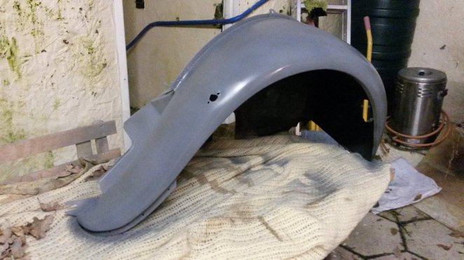 First wing in zinc-rich primer.